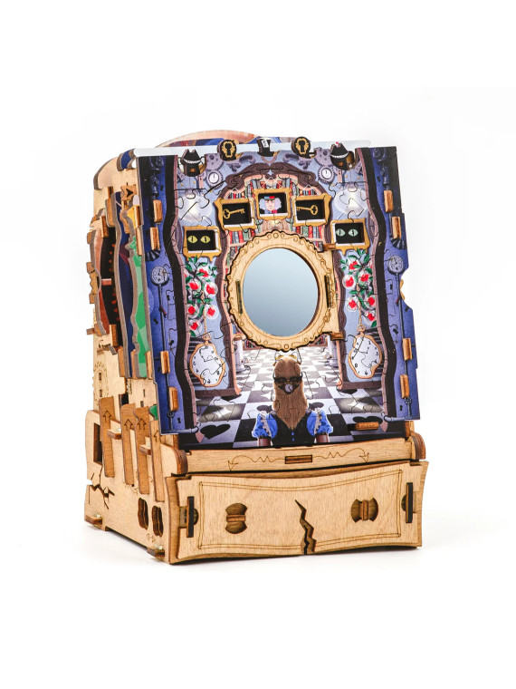 CluePuzzle: The Wonderbox of Alice